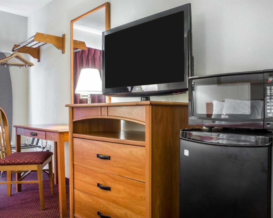 Econo Lodge Ιθάκη Εξωτερικό φωτογραφία