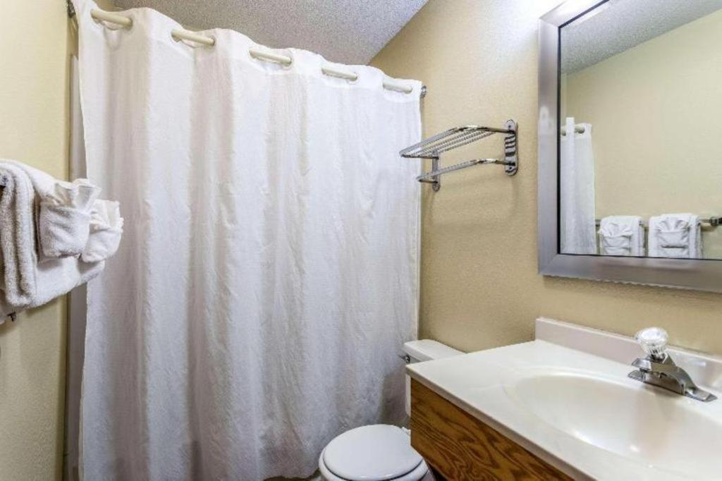 Econo Lodge Ιθάκη Εξωτερικό φωτογραφία