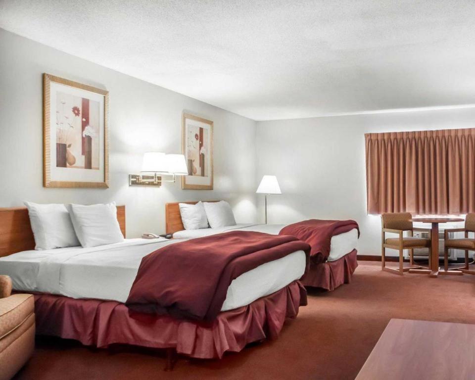 Econo Lodge Ιθάκη Εξωτερικό φωτογραφία
