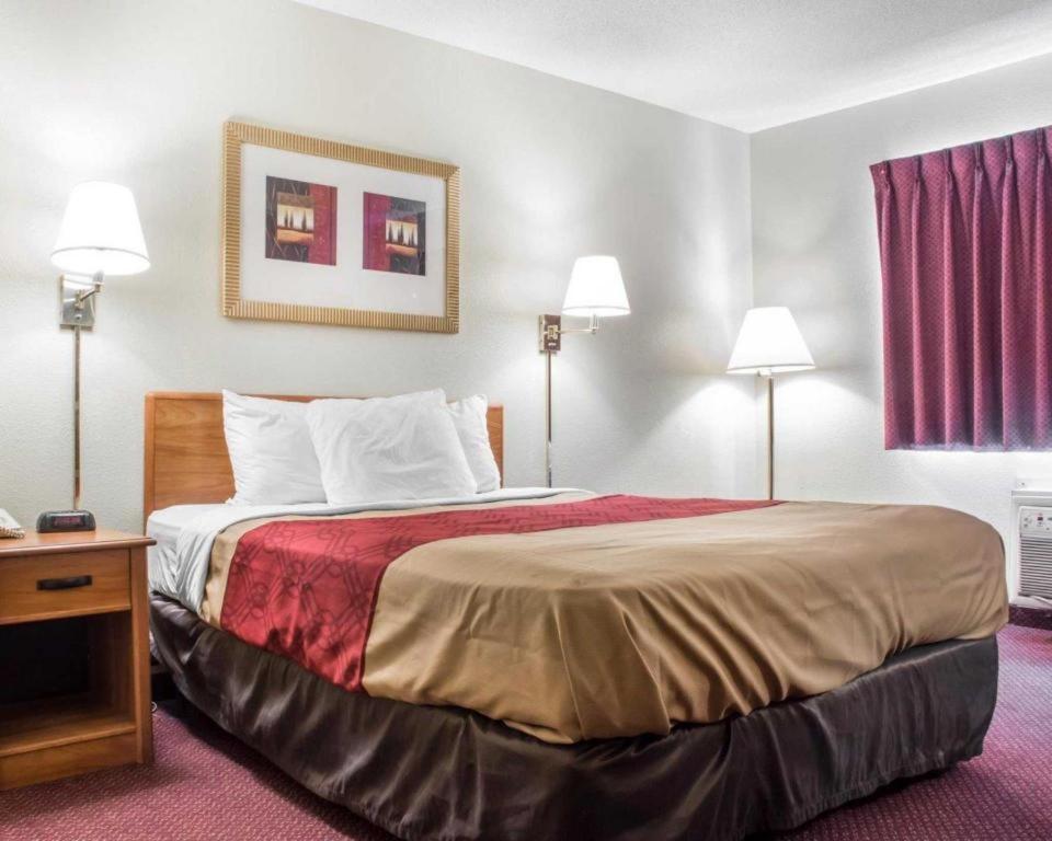 Econo Lodge Ιθάκη Εξωτερικό φωτογραφία