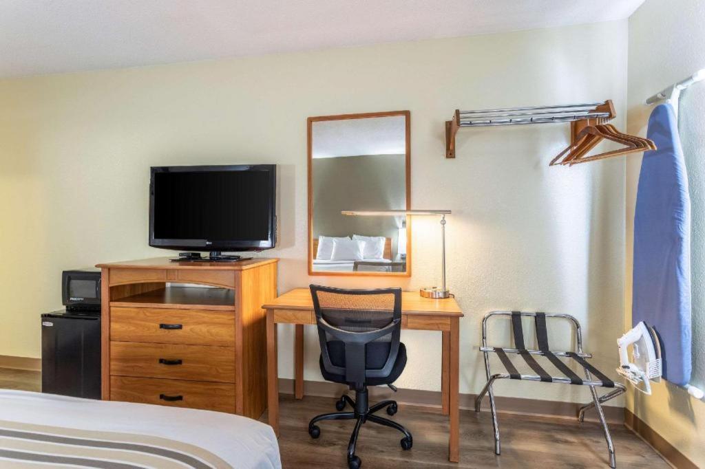 Econo Lodge Ιθάκη Εξωτερικό φωτογραφία