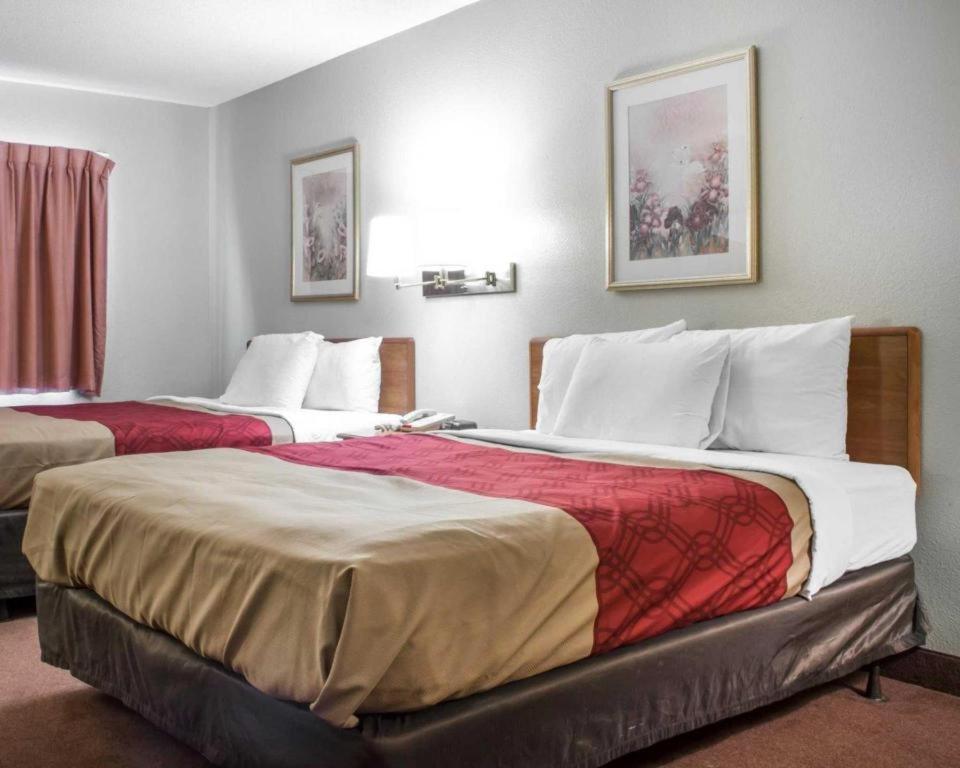 Econo Lodge Ιθάκη Εξωτερικό φωτογραφία