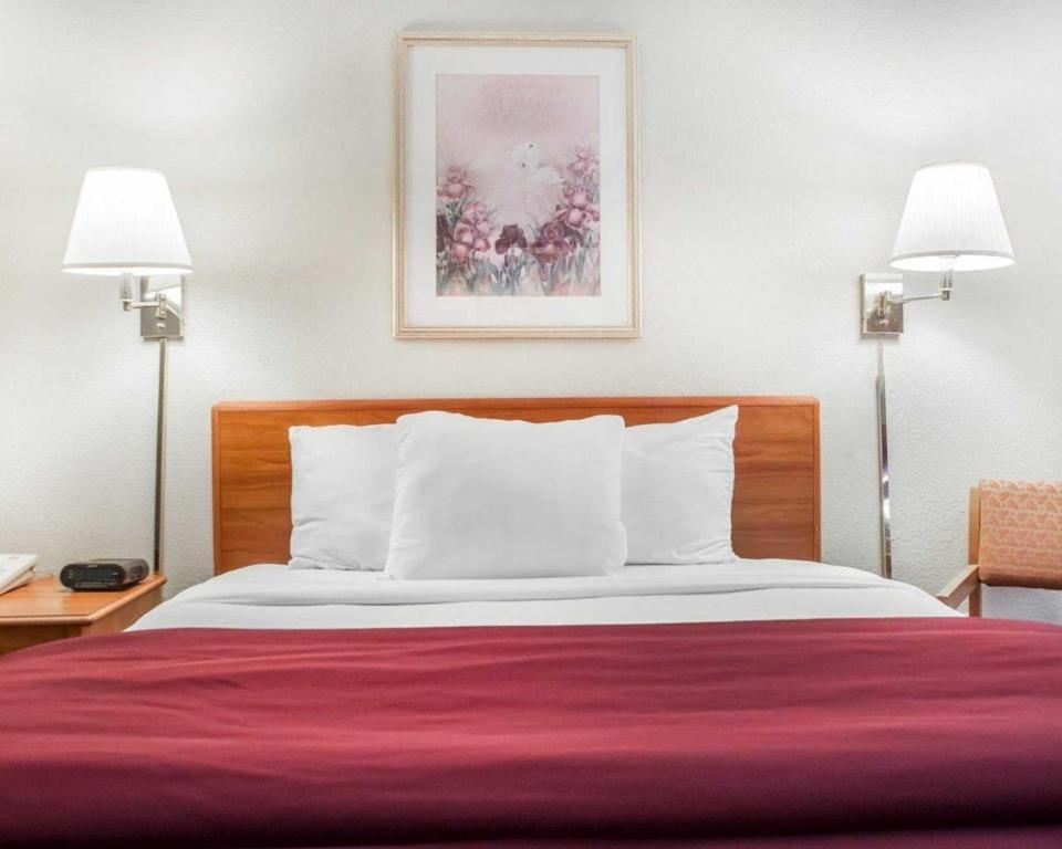 Econo Lodge Ιθάκη Εξωτερικό φωτογραφία