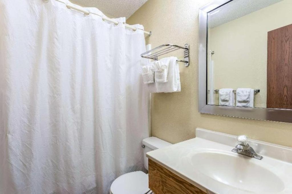 Econo Lodge Ιθάκη Εξωτερικό φωτογραφία