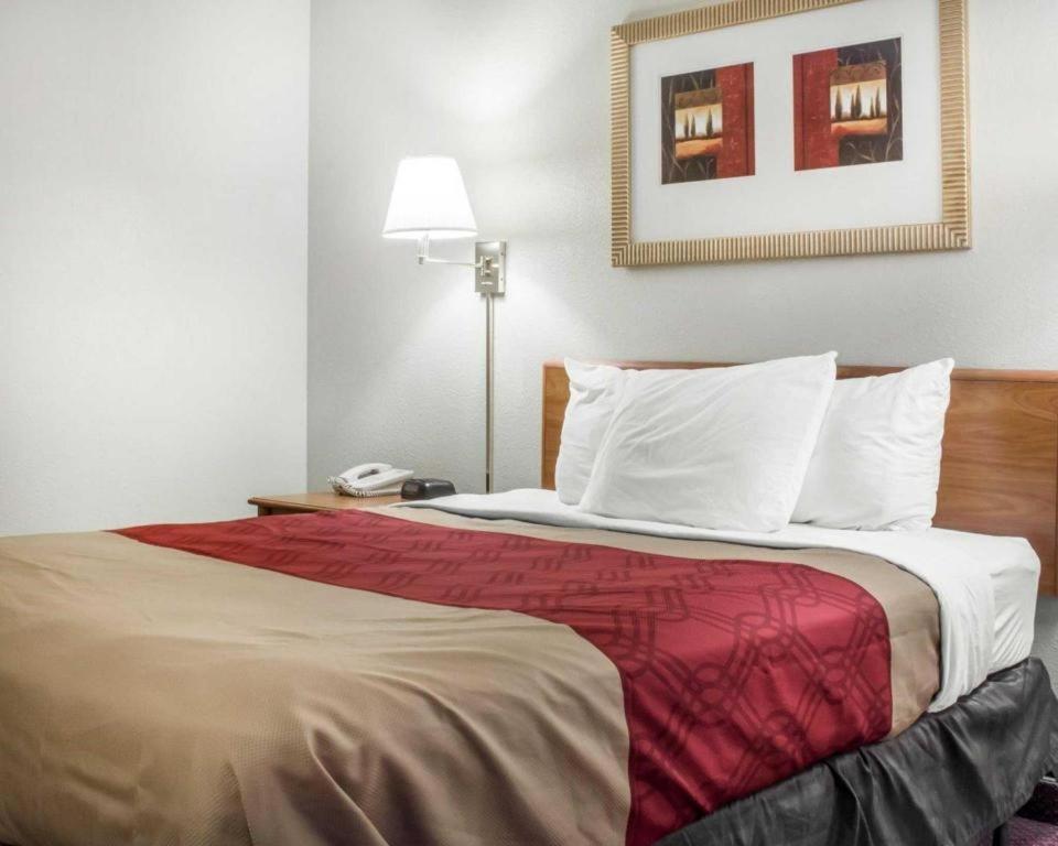 Econo Lodge Ιθάκη Εξωτερικό φωτογραφία