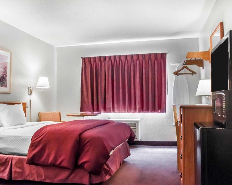 Econo Lodge Ιθάκη Εξωτερικό φωτογραφία