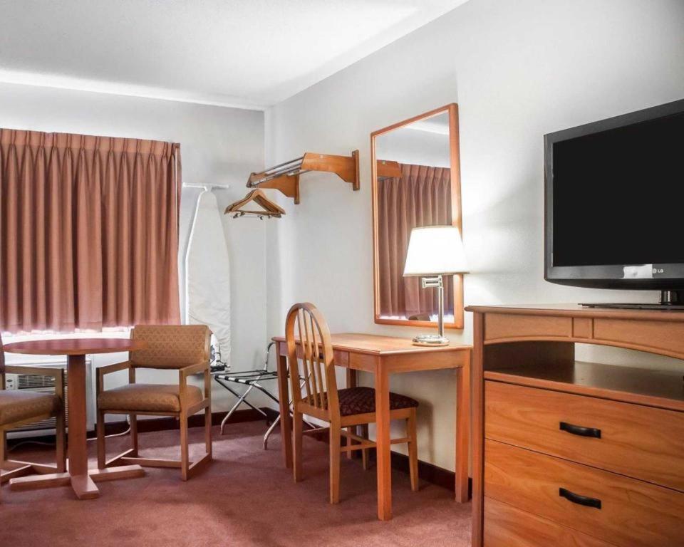Econo Lodge Ιθάκη Εξωτερικό φωτογραφία